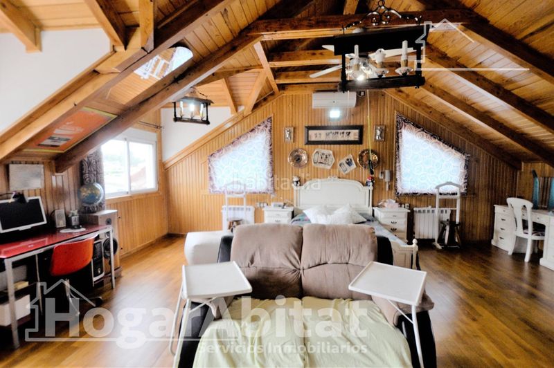 Foto 8f211cd5-b5a5-467b-8a48-68adb6624533. Chalet with heating parking in Monserrat