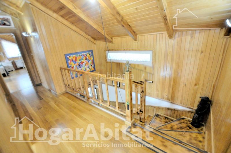 Foto 996306a0-c1be-424d-b91c-ef1bae8036c4. Chalet with heating parking in Monserrat