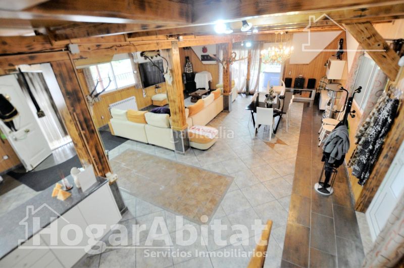 Foto c2182ee6-edf9-4996-a47a-a4bdcbc92247. Chalet with heating parking in Monserrat