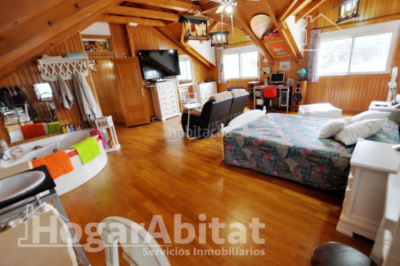 Foto c5ad11ca-7e55-4316-bdad-9ee98308d1aa. Chalet with heating parking in Monserrat