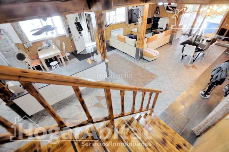 Foto d4e910b1-8936-4c9f-b7eb-1d1c32444efb. Chalet with heating parking in Monserrat