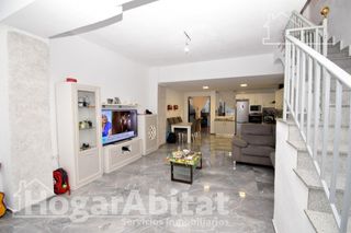 Casa  Calle camil dolz. Magnífica casa! reformada, impecable y luminosa con terraza y vi