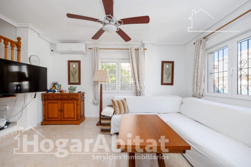 Foto 01d25b5a-2f77-4473-b51d-9546e2780c44. Chalet with parking pool in Playa Flamenca Orihuela