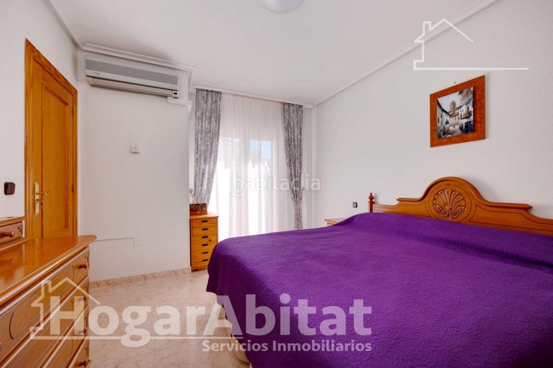 Foto 5de2966f-151f-46ef-afc6-dd0171f91d03. Chalet with parking pool in Playa Flamenca Orihuela