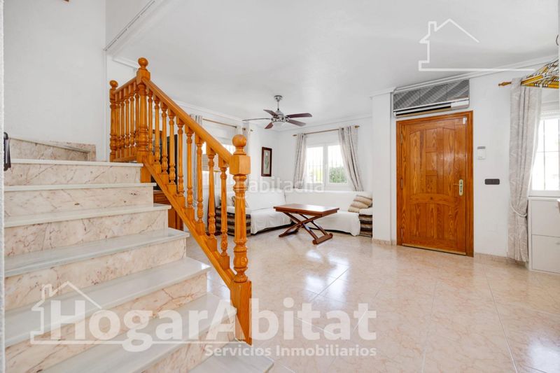 Foto 5f21fbfd-41a4-4ffe-acf4-ec66bd83e522. Chalet with parking pool in Playa Flamenca Orihuela