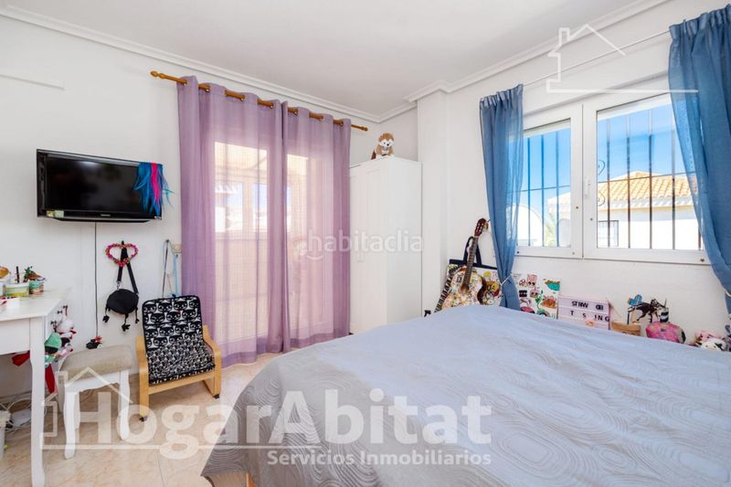 Foto 6ec2c620-70ca-4089-9b51-c7c20105a6ed. Chalet with parking pool in Playa Flamenca Orihuela