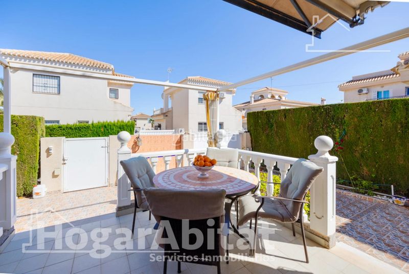 Foto 7bd2e8da-b595-41bb-8a81-c3af0bc87814. Chalet with parking pool in Playa Flamenca Orihuela
