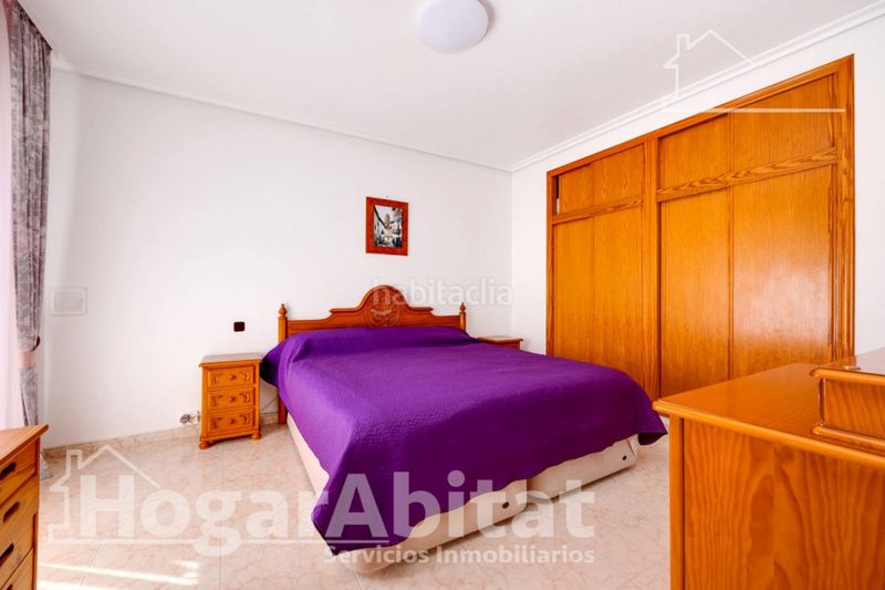 Foto 9114f970-a9c3-4c1e-8e6b-51e33c0e2119. Chalet with parking pool in Playa Flamenca Orihuela