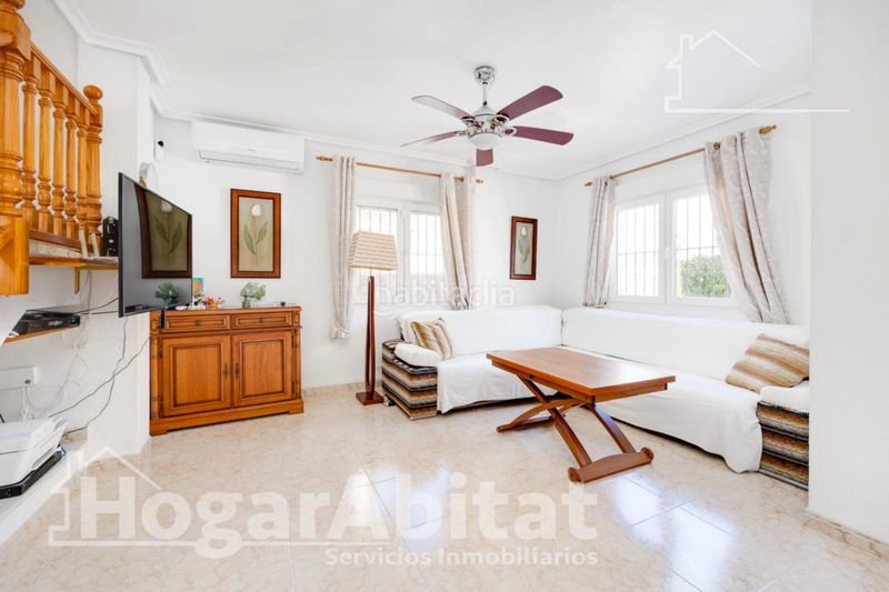 Foto 9d080c06-8818-4373-9646-555e2c880bb5. Chalet with parking pool in Playa Flamenca Orihuela