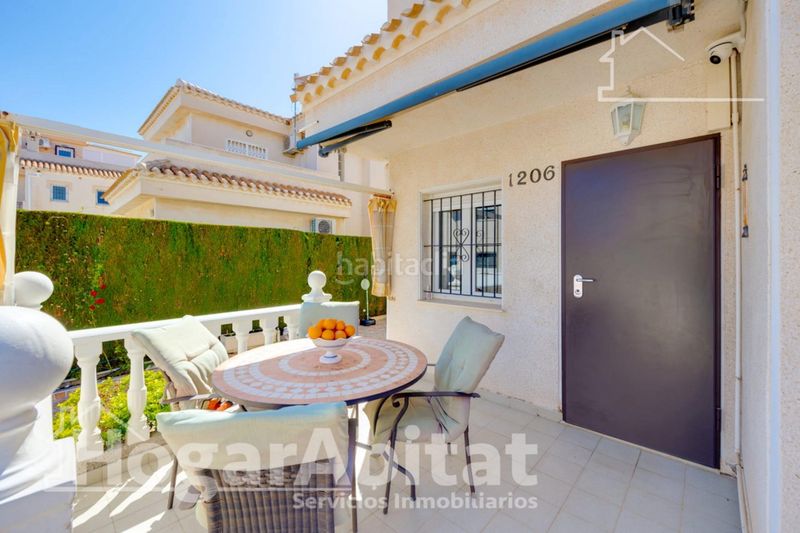 Foto a6af41cb-42b6-4ef6-bf5c-92370df3e613. Chalet with parking pool in Playa Flamenca Orihuela