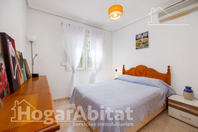 Foto c58ed750-51ee-48a6-bcfe-30ac244205e3. Chalet with parking pool in Playa Flamenca Orihuela
