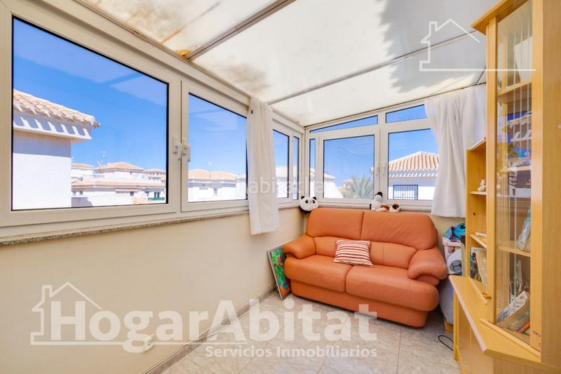 Foto ce3b380e-5289-4bdf-b4ee-43e4edcdca44. Chalet with parking pool in Playa Flamenca Orihuela