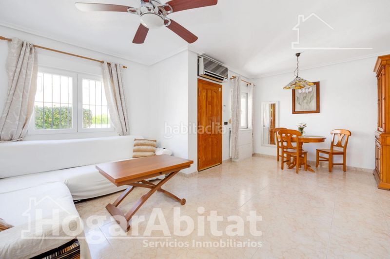 Foto f8051130-4d36-424e-a246-5b7872c27f2b. Chalet with parking pool in Playa Flamenca Orihuela