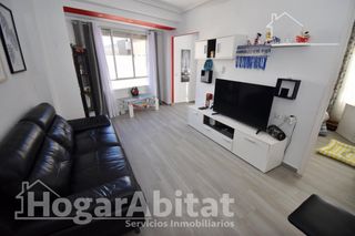 Appartamento  Carrer la puríssima. Semireformado y todo exterior con ascensor en el centro