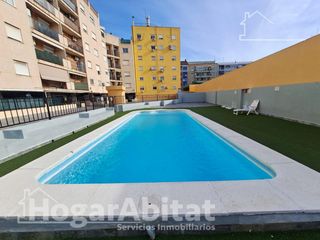 Etagenwohnung  Calle cuenca. En  residencial  con piscina, garaje y balcón
