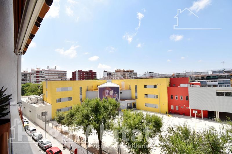 Foto 639b54d5-4a2f-4683-9caa-3d59446b956a. Pis a Corea Gandia