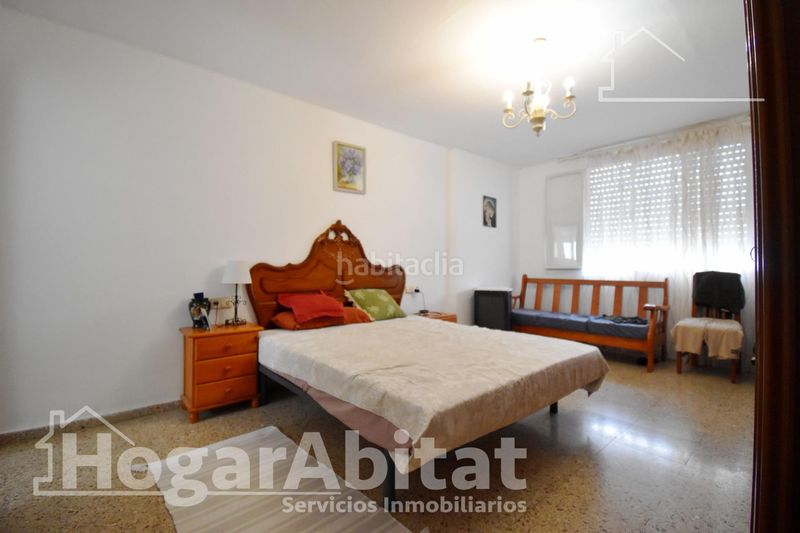 Foto 714ee09b-4f0a-49a7-a32a-78700d4267c5. Pis a Corea Gandia