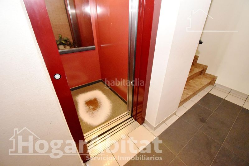 Foto 2de998dd-1cc0-425f-bbb1-4eeff9a4d7d2. Ático  alto y amplio con garaje y dos terrazas sobre la av de alcora en Castellón de la Plana