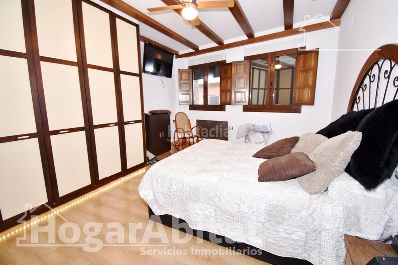 Foto 424a963a-71dd-4058-b87e-117306006414. Casa adossada amb calefacció aparcament a Centro Chiva
