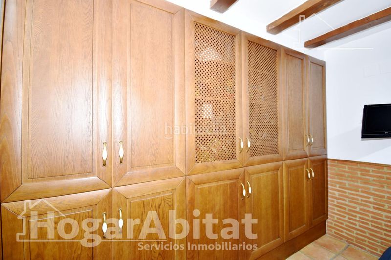 Foto 49f5174c-c690-4ccc-a9aa-e6478f47f2a4. Casa adossada amb calefacció aparcament a Centro Chiva
