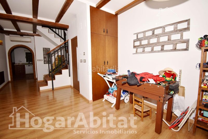 Foto 71f17b34-b762-45b7-b95f-cc0ff5b4c88c. Casa adossada amb calefacció aparcament a Centro Chiva