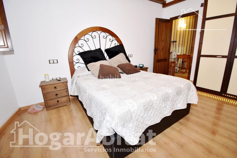 Foto b091a9df-3450-45ad-954d-ed2792df9628. Casa adossada amb calefacció aparcament a Centro Chiva