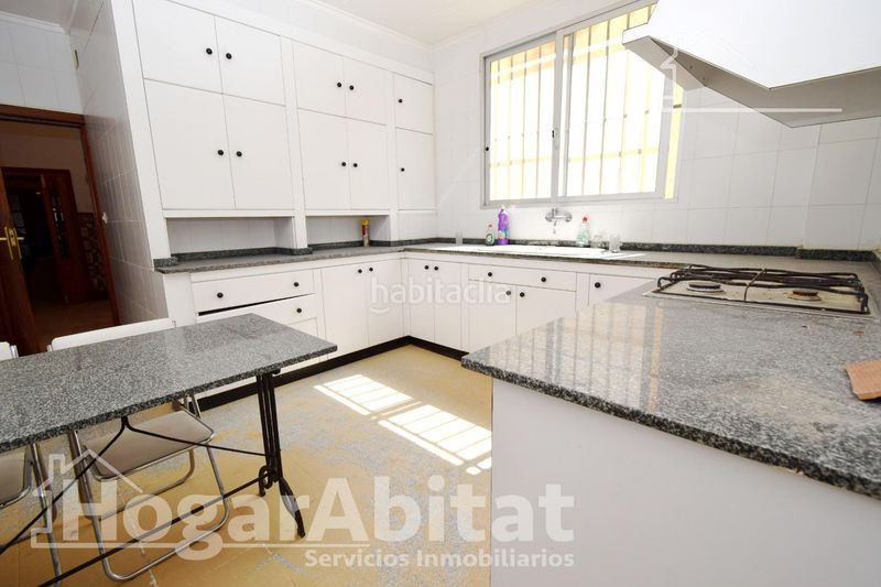 Foto e41ba78d-7698-4cdf-a72b-43950a1b9d66. Casa amb calefacció a Centro Chiva