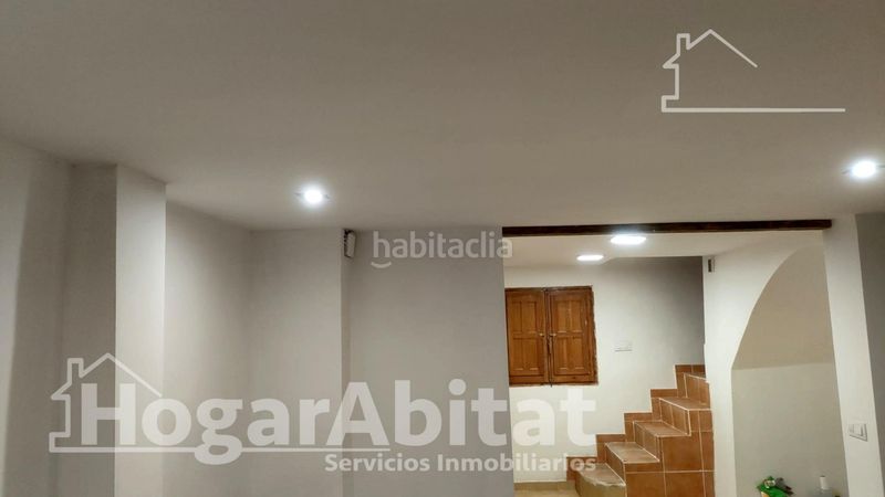 Foto e406d084-30e4-47c4-b71e-c56fb80d9e0d. Casa amb calefacció a Centro Ontinyent