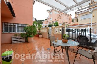 Casa a schiera  Calle margalló. Adosado con garaje, piscina, terraza y barbacoa junto a la playa