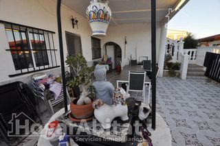 Xalet  Polígono 58 parcela 207 vale. sagunto / sagunt (v. Casa con gran terreno, piscina y garaje cerca de la playa