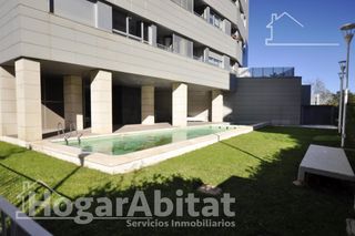 Pis  Avenida hermanos machado. Loft reformado y totalmente amueblado en residencial con piscina