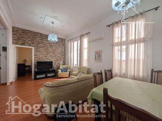 Appartamento  Calle baron de finestrat. Centro de alicante! precioso, reformado y exterior con trastero