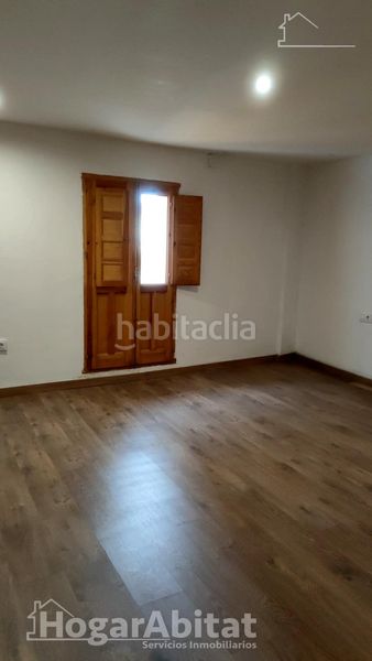 Foto 6ea14e6e-6688-472d-8c7f-9fc3f9f41955. Casa amb calefacció a Centro Ontinyent