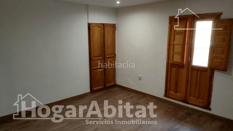 Foto f070446e-e123-4fc7-bd3d-29b39b677148. Casa amb calefacció a Centro Ontinyent