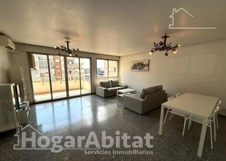 Pis  Calle de ramón gordillo. Exterior, alto y muy amplio con 5 dormitorios, garaje, balcón y