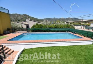 Xalet  Camino assut. Chalet amplio y reformado con piscina, garaje y parcela rústica