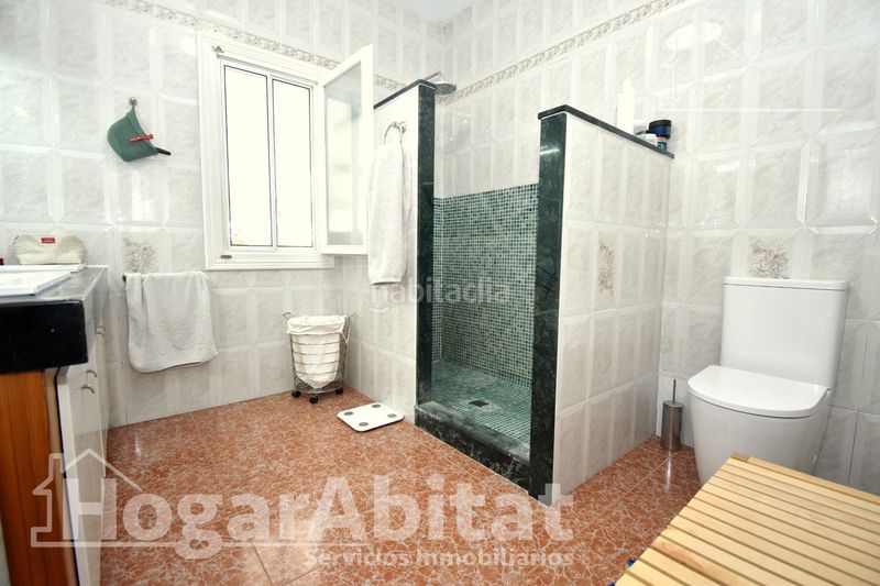 Foto c7ee802f-7c01-4221-b26c-d455d41123f3. Xalet amb calefacció aparcament piscina a Borriol