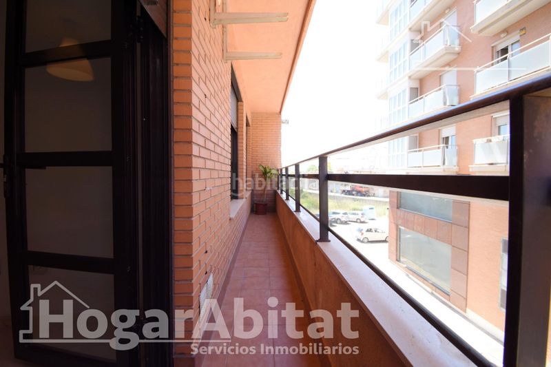 Foto 31ccb777-e412-4c15-93d0-d576484703d9. Pis a Oliva pueblo Oliva