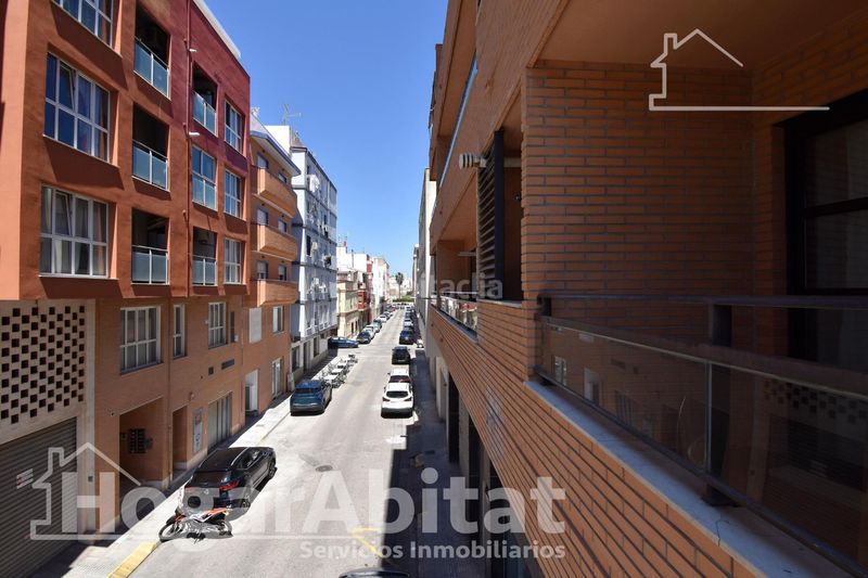 Foto 55303fc9-b017-428b-b5cc-20f2731d0d74. Pis a Oliva pueblo Oliva