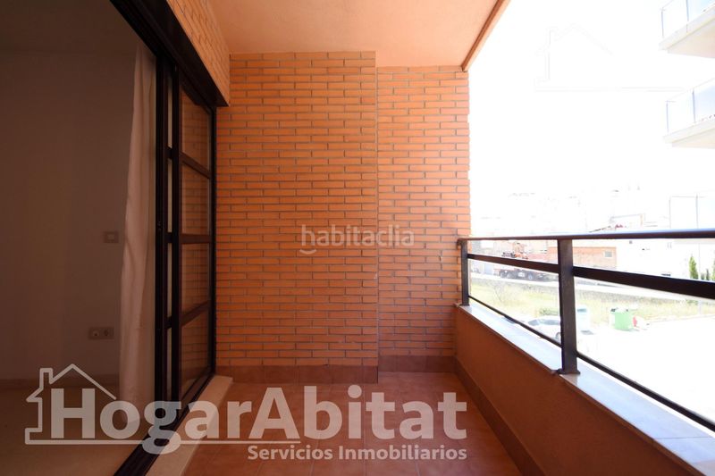 Foto 6c7dd04c-0e5e-4bc6-b65a-73c94e4b7414. Pis a Oliva pueblo Oliva