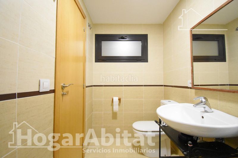 Foto ae06950c-e4c3-4c8f-b8fe-062e21d076b0. Pis a Oliva pueblo Oliva