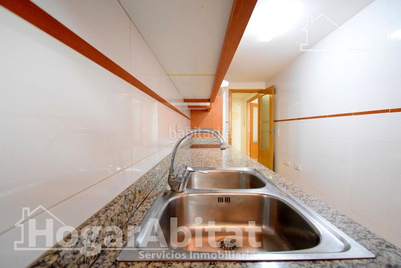 Foto b4bbfe66-489b-4ea4-9fa9-c9730e2c8eb7. Pis a Oliva pueblo Oliva