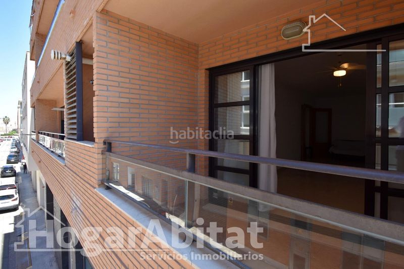 Foto e19b673e-cec2-4519-87a4-8c0216144c65. Pis a Oliva pueblo Oliva