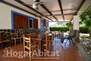 Xalet  Camino assut. Chalet amplio y reformado con piscina, garaje y parcela rústica