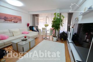 Pis  Calle pintor gisbert. Espectacular! reformado y acogedor con terraza, patio y ascensor