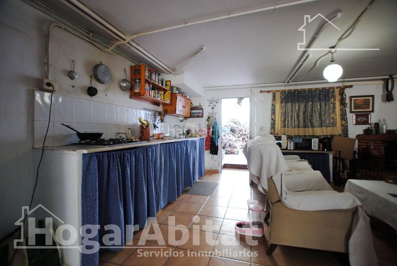 Foto 984735d5-e8c5-42a1-a3de-a23e671dab07. Casa adossada amb calefacció aparcament a Barx
