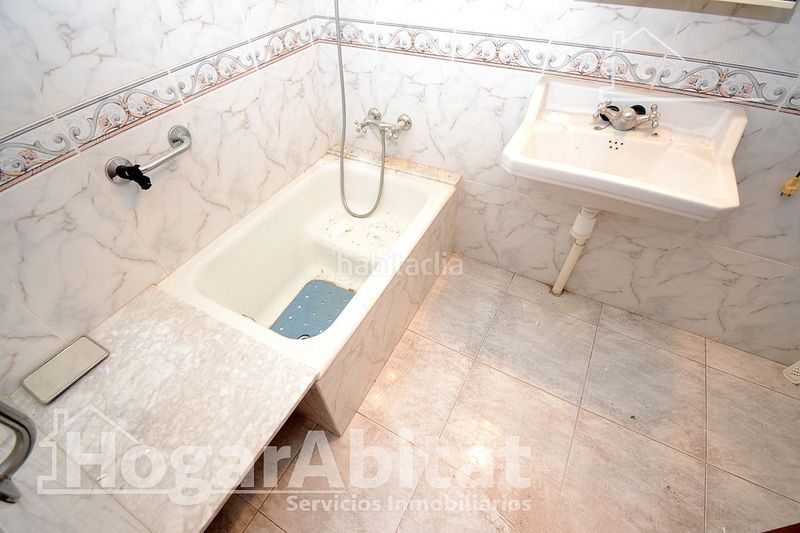 Foto 4424a886-e5c2-4b5f-83c9-0b9cca379ea2. Casa amb aparcament a Centro Burriana