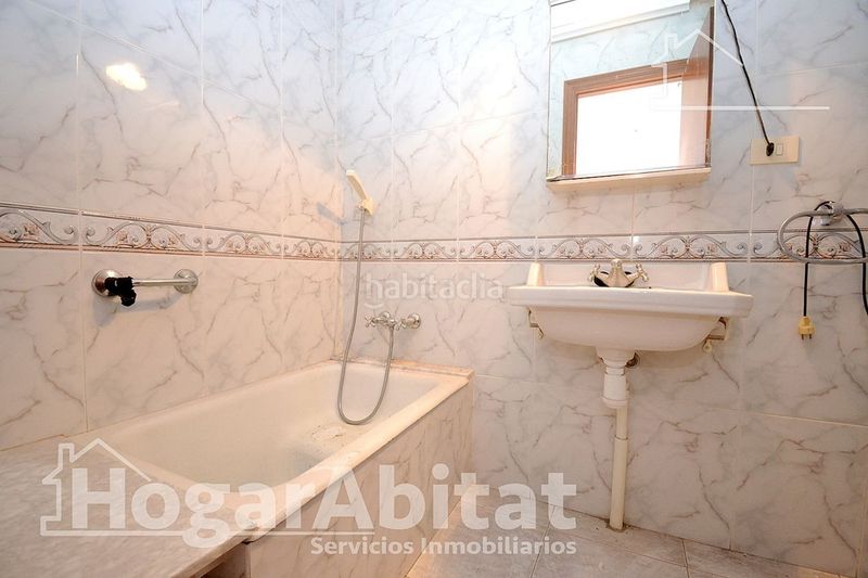 Foto f1cf59df-0285-428f-9862-591f2f85da7b. Casa amb aparcament a Centro Burriana