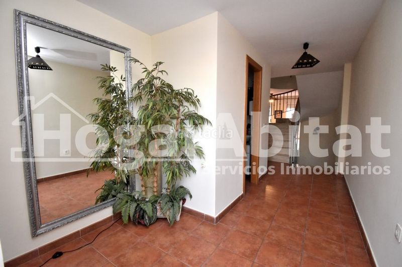 Foto 102c8612-00b0-49a8-a0c9-2538615510f7. Casa adossada amb aparcament piscina a Playa Burriana