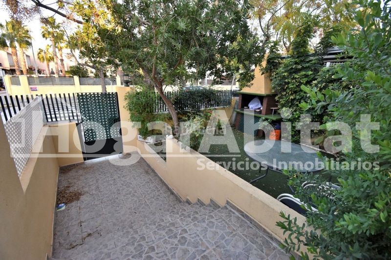 Foto 1cce7b2d-b565-4f38-9ac8-8d20ffc15e2e. Casa adossada amb aparcament piscina a Playa Burriana
